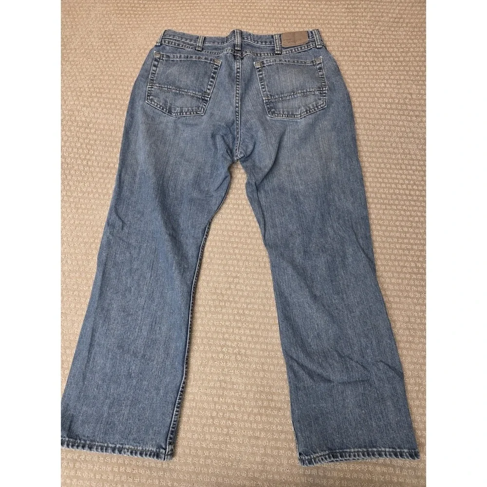 Wrangler Jeans Men's Size 33 x 29.5 (Tag 34x30) Relaxed‎ Bootcut 98RNWYA